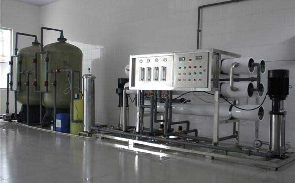 4T/時雙級反滲透純凈水設備 4T/時雙級反滲透純凈水設備
