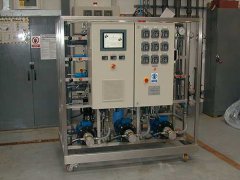 ���B͸�ں�ˮ�����đ�(y��ng)�ã����D��