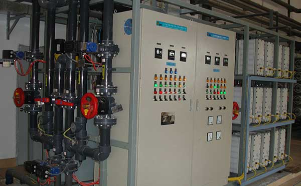 清洗用超純水設備工作原理及產品優點 清洗用超純水設備工作原理及產品優點