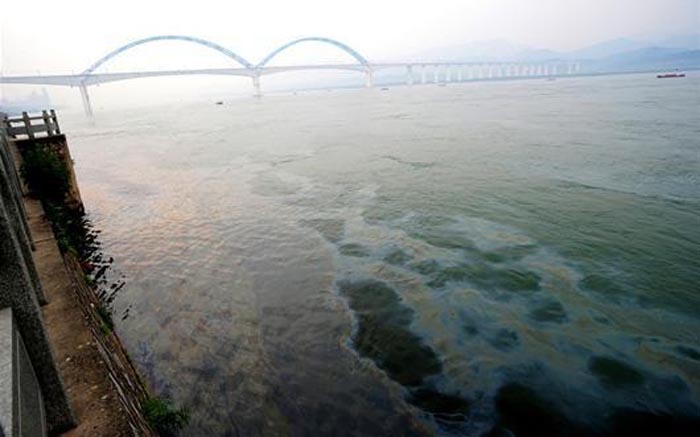 首臺船舶油污水處理設(shè)備完成安裝